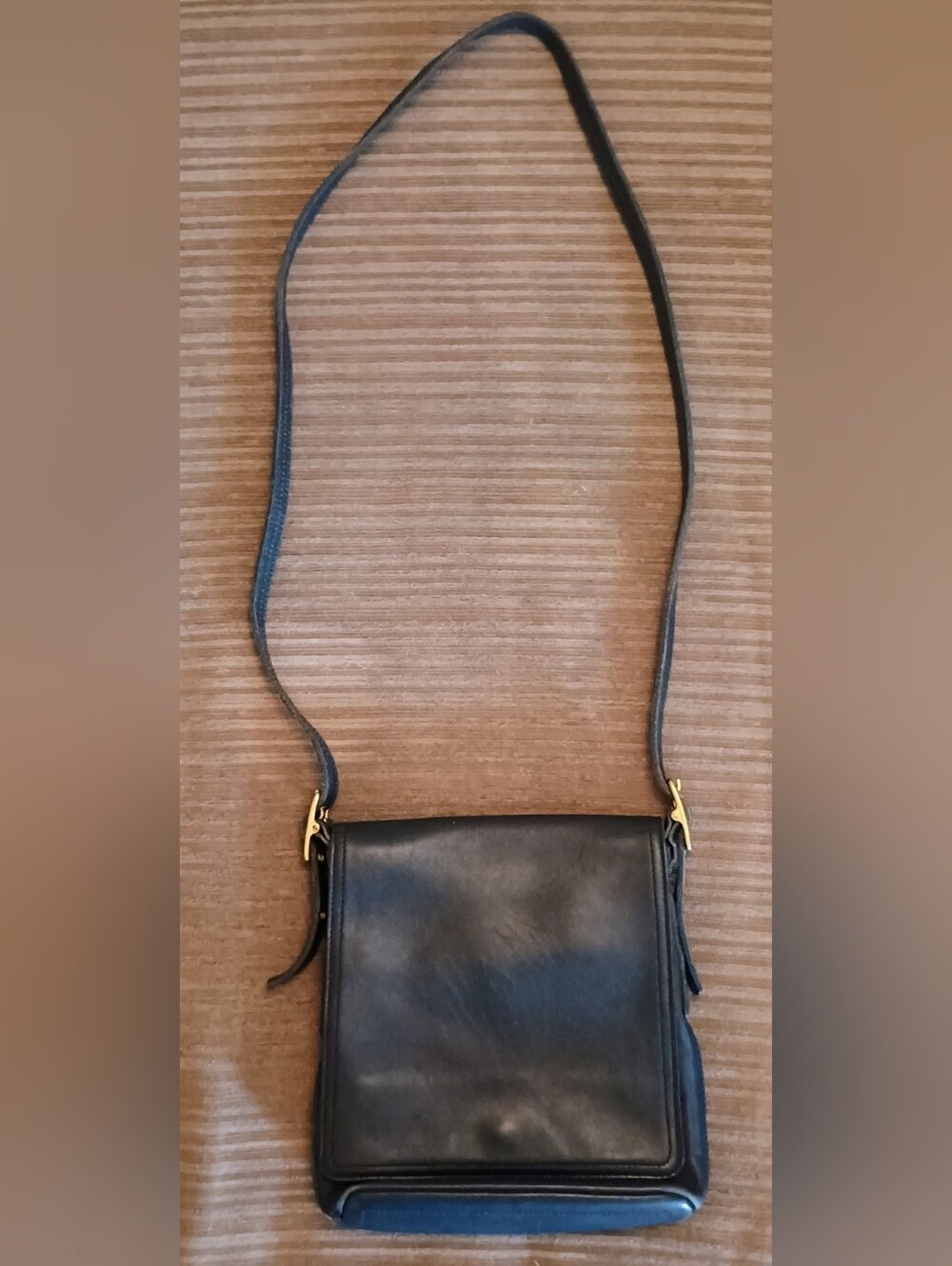 Vintage Classic Coach 9821 Black Leather Crossbody Bag